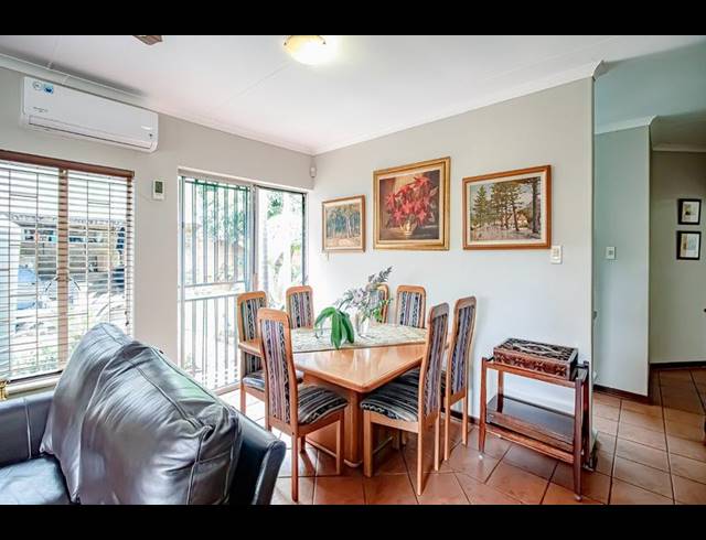 3 BEDROOM HOUSE FOR SALE IN SINOVILLE